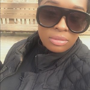 Meet your Posher, Aima